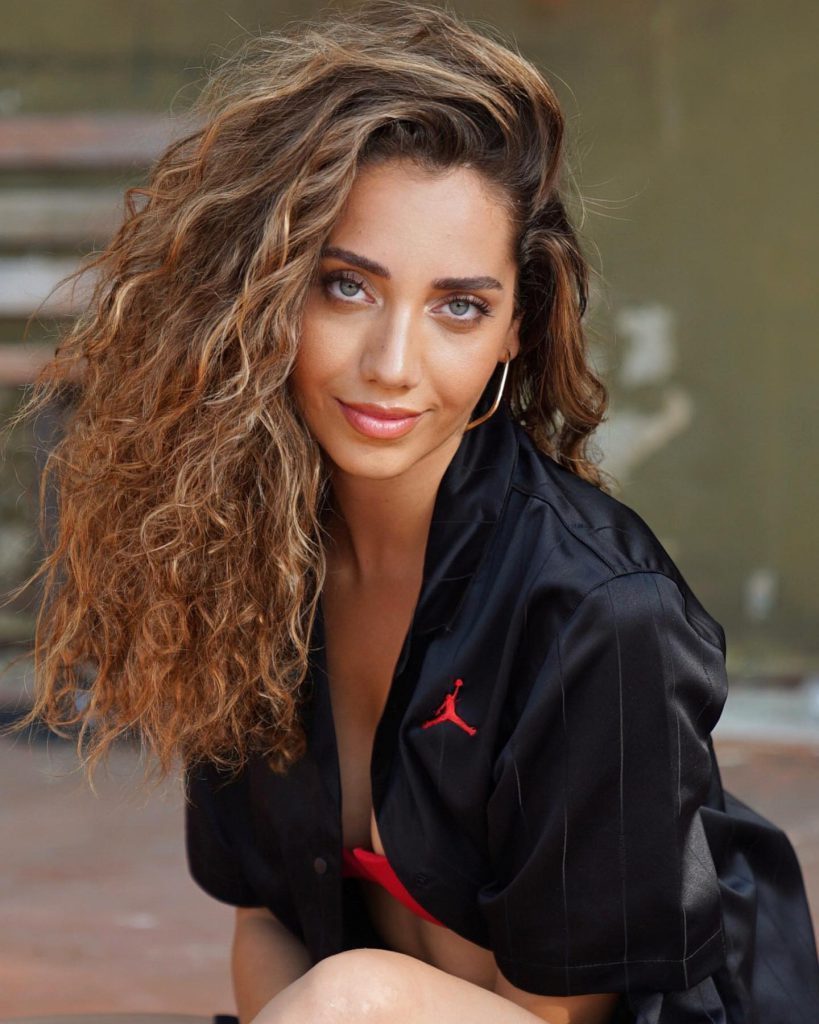 Özge Özacar beautiful sex scenes