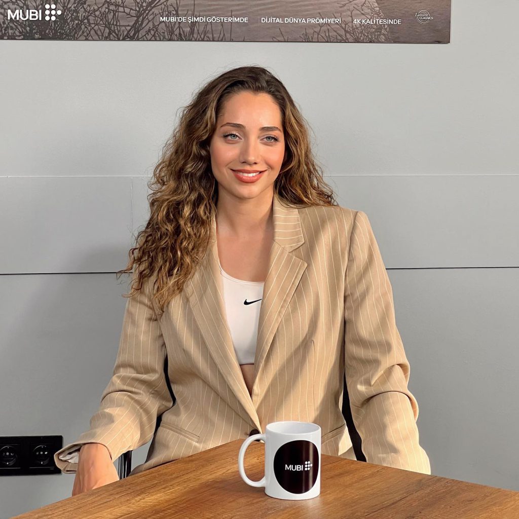 Özge Özacar beautiful xxx sex