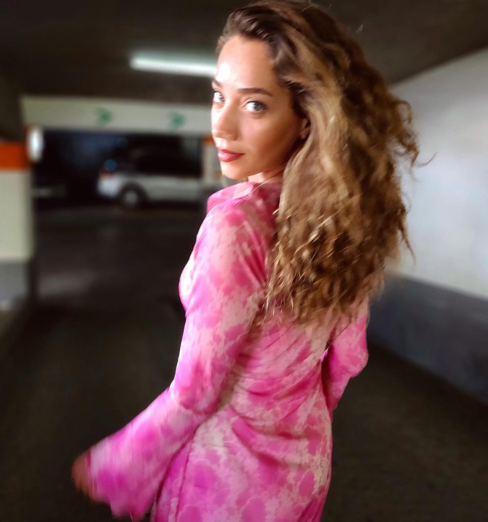 Özge Özacar looks sex scenes