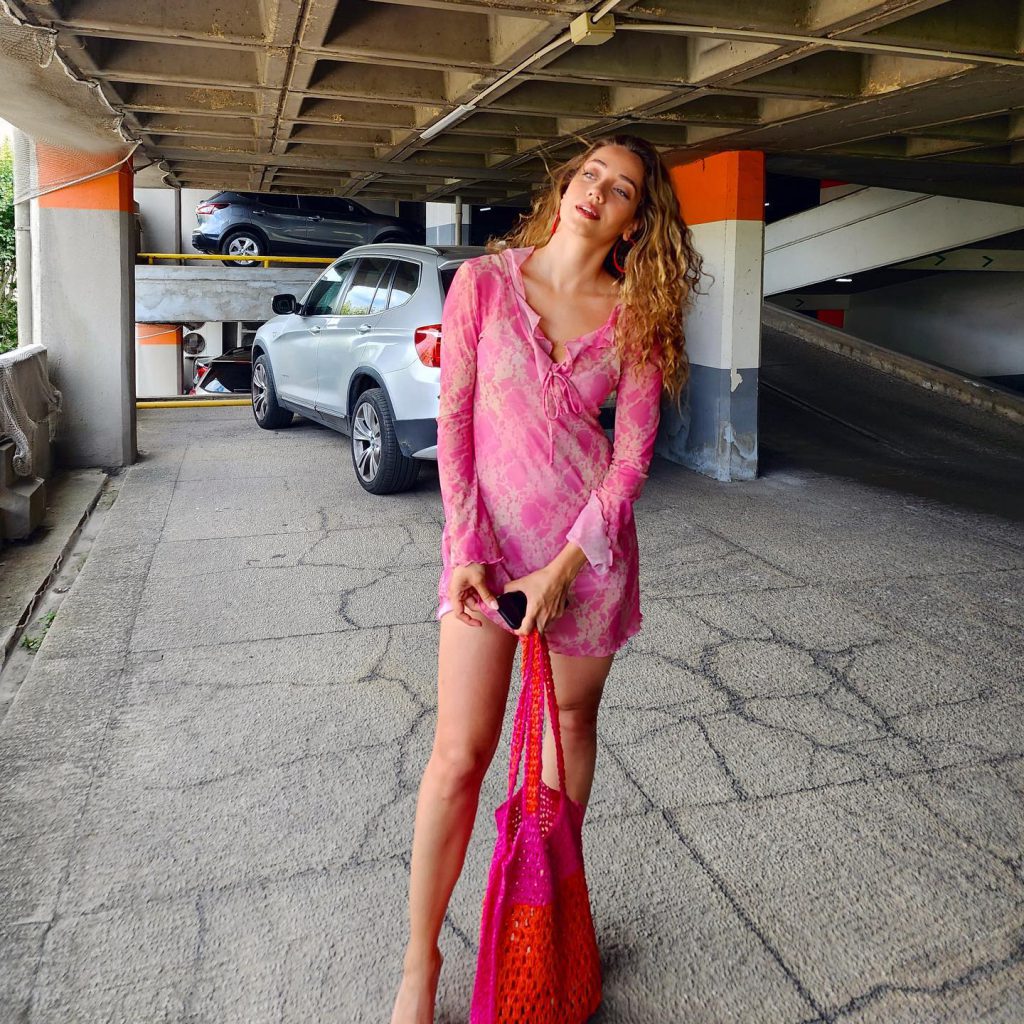 Özge Özacar looks xxx porn