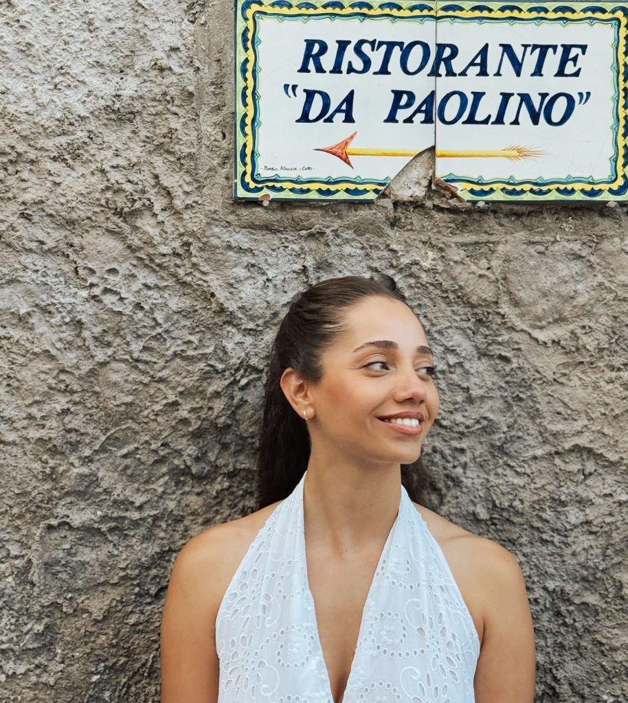 Özge Özacar modeling hot images