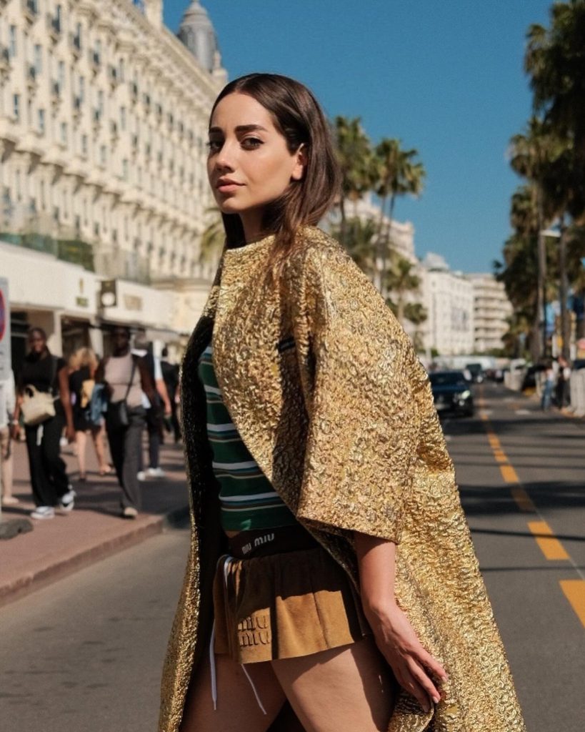 Özge Özacar modeling hot photos