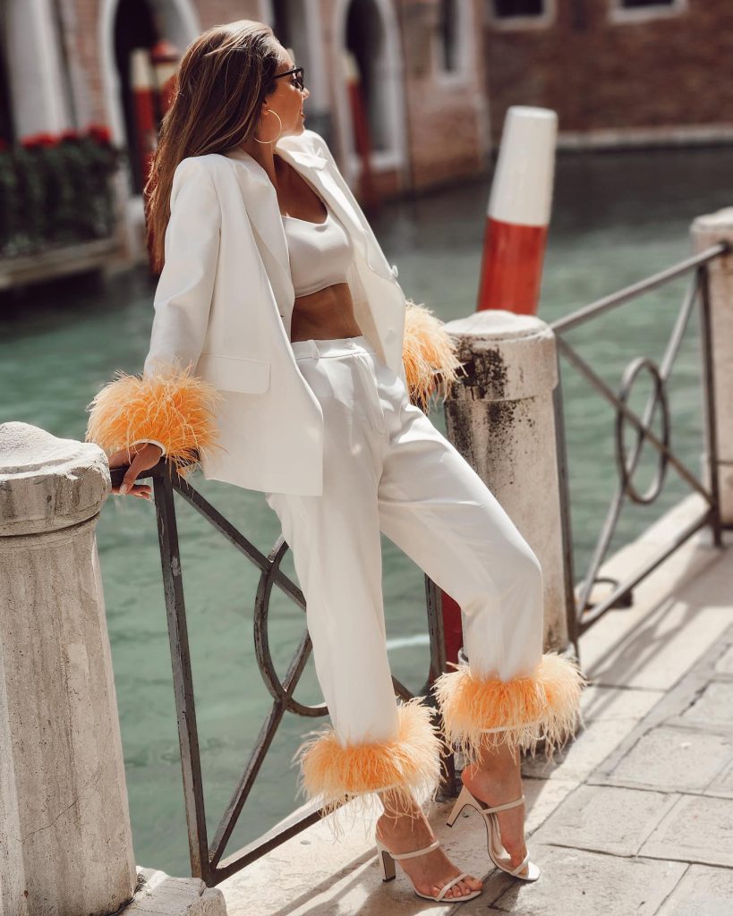 Özge Özacar smiles sex