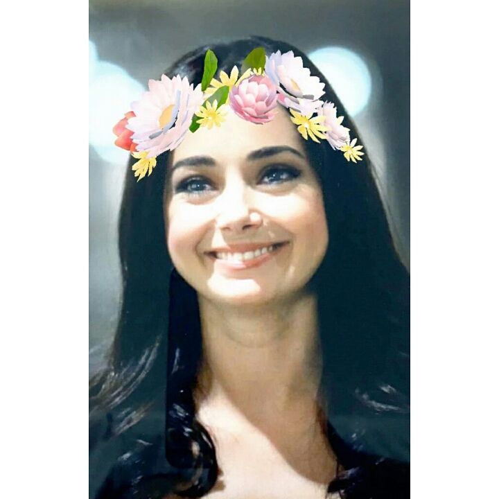 Özgü Namal beautiful hot photos