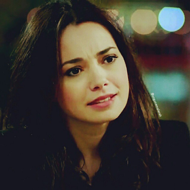 Özgü Namal beautiful nude