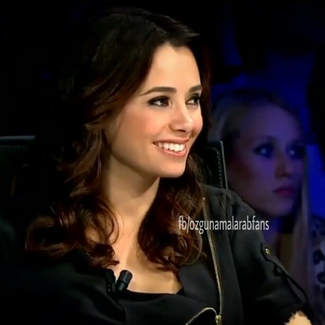 Özgü Namal beautiful pussy