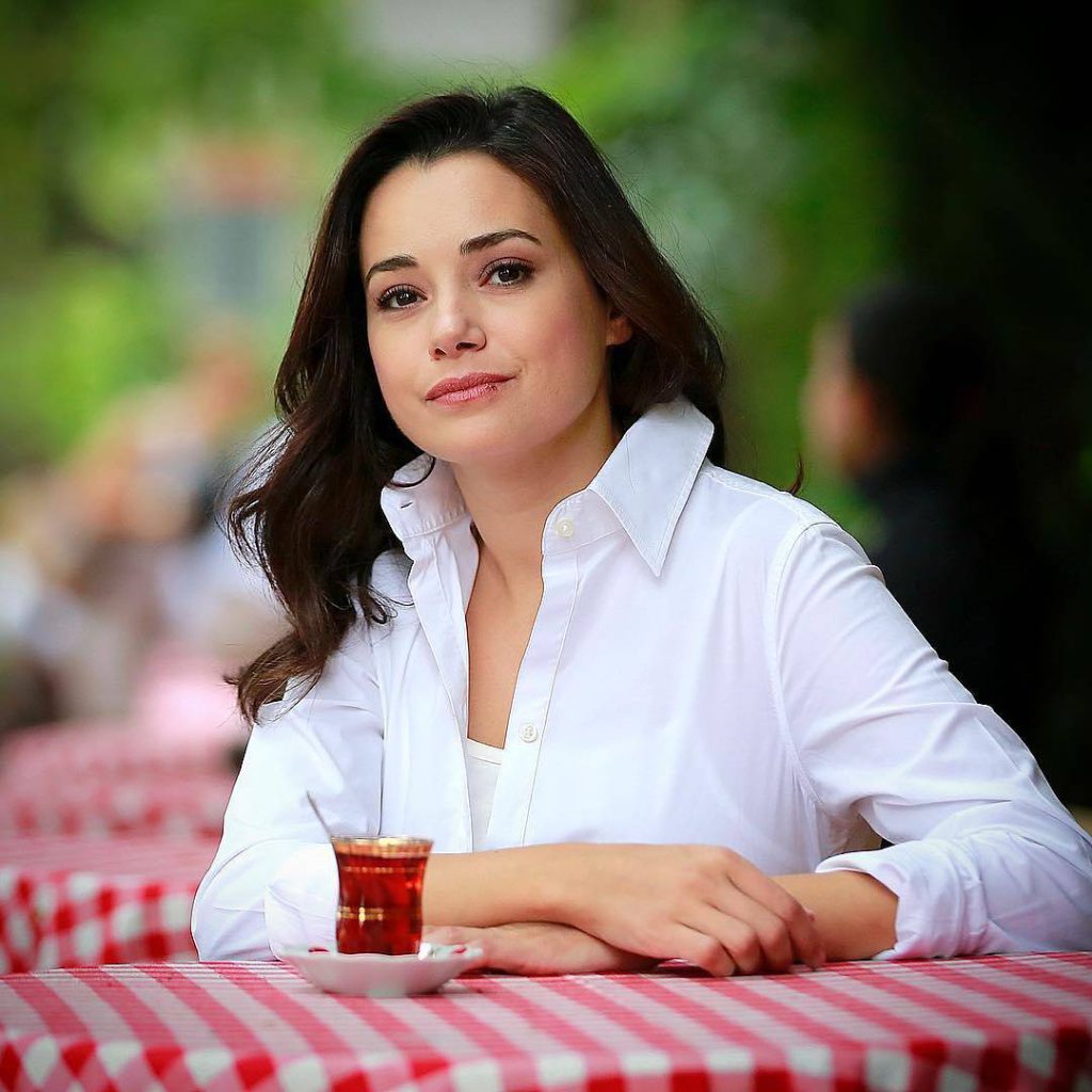 Özgü Namal beautiful xxx porn