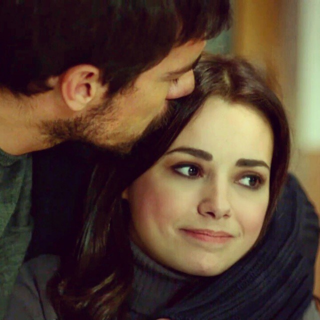 Özgü Namal depicts fire nudes