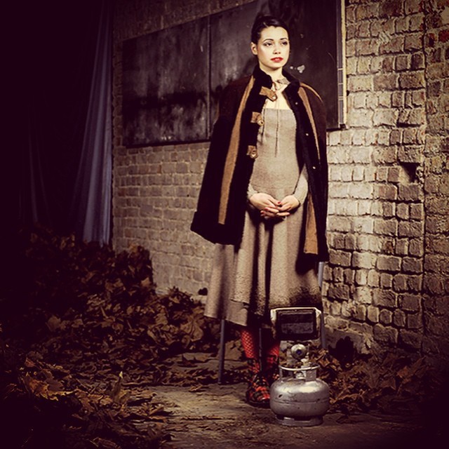 Özgü Namal depicts fire porn