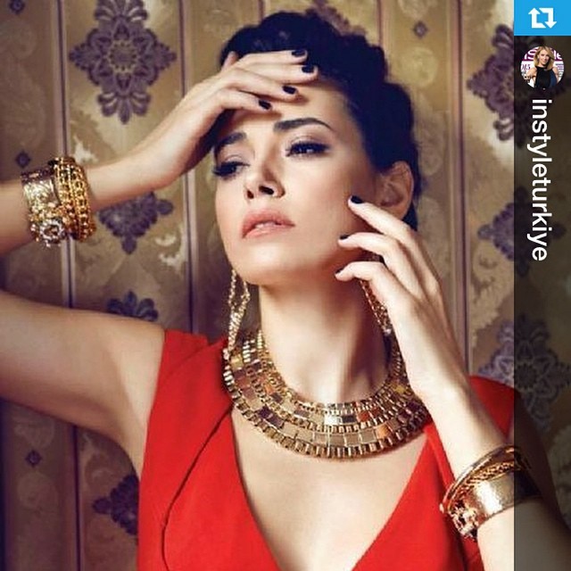 Özgü Namal depicts fire xxx sex