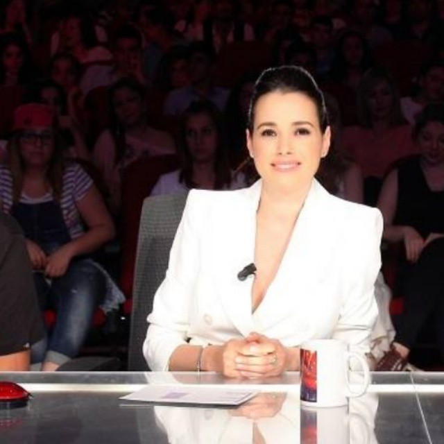 Özgü Namal poses naked