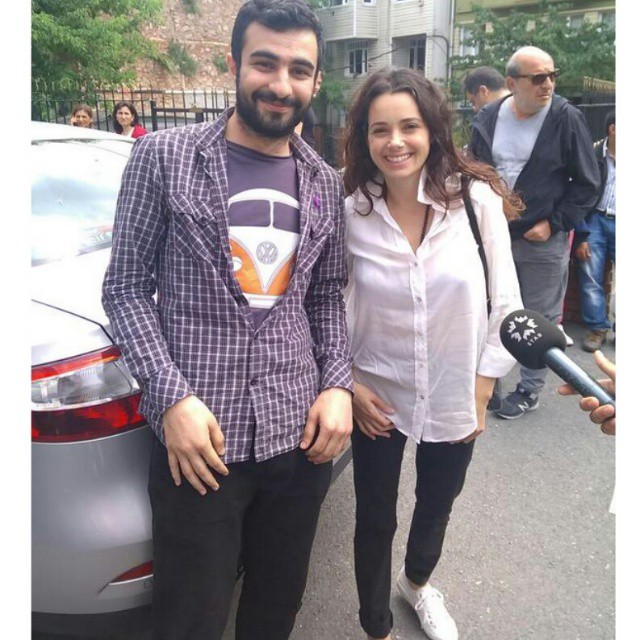 Özgü Namal poses nude pics