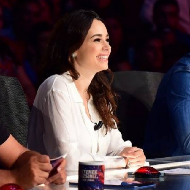 Özgü Namal smiles xxx