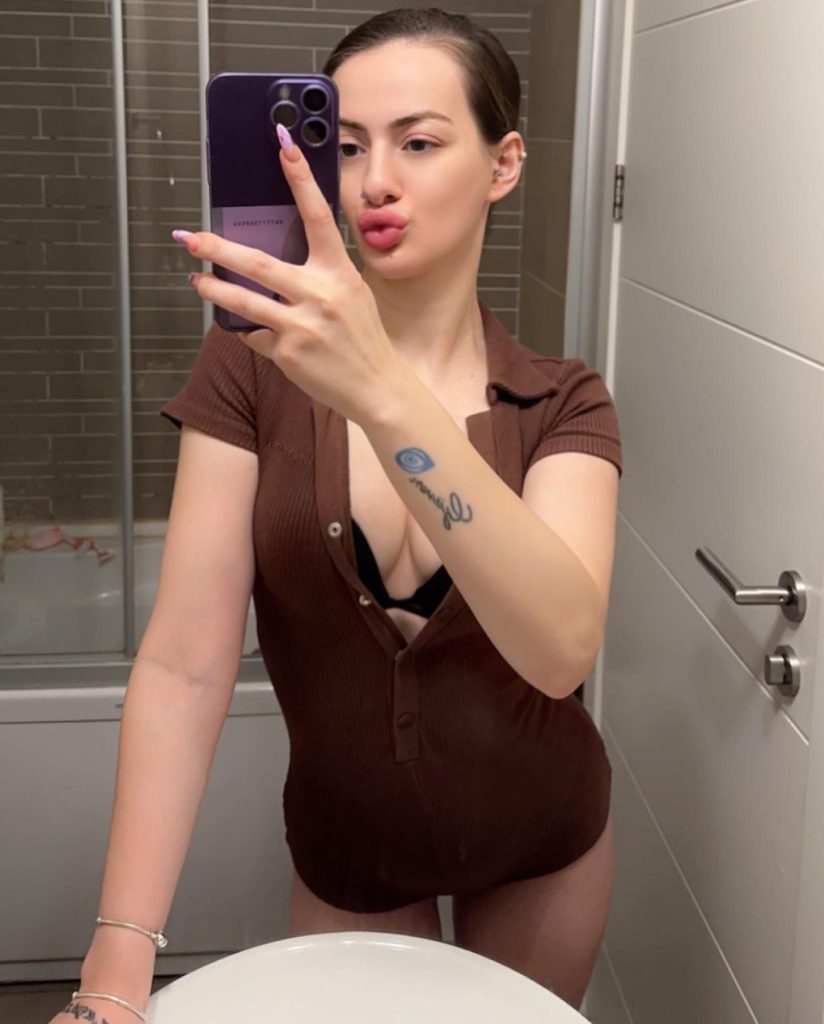 Öznur Güven ardent nudes