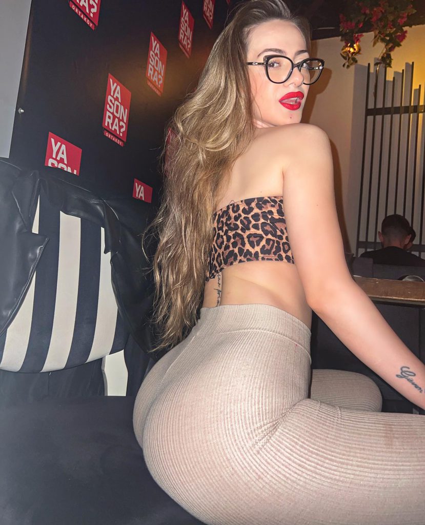 Öznur Güven beautiful pussy