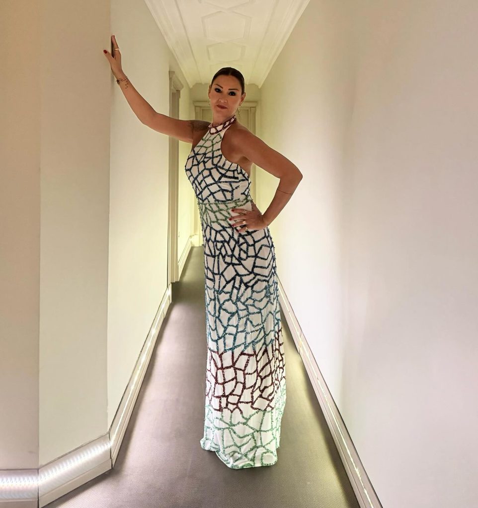 Pınar Altuğ ardent bikini