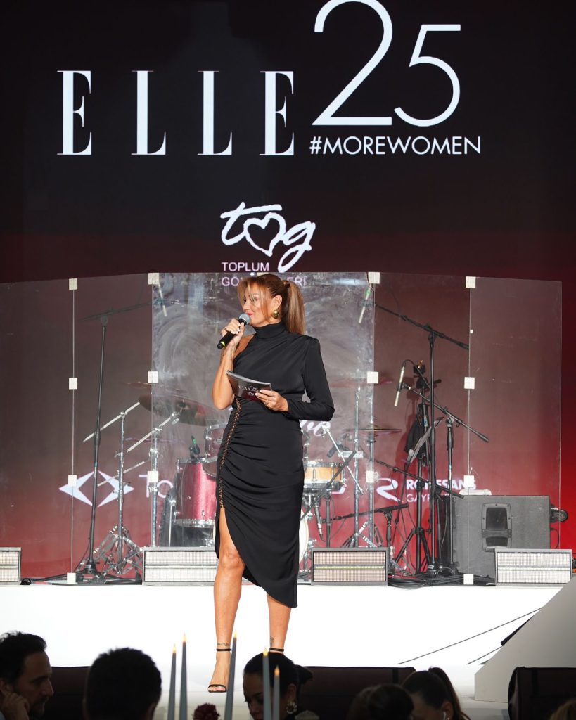 Pınar Altuğ depicts fire fuck