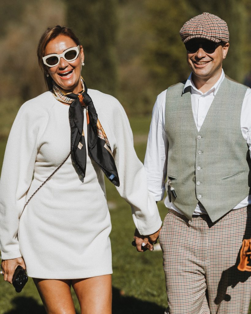 Pınar Altuğ depicts fire hot