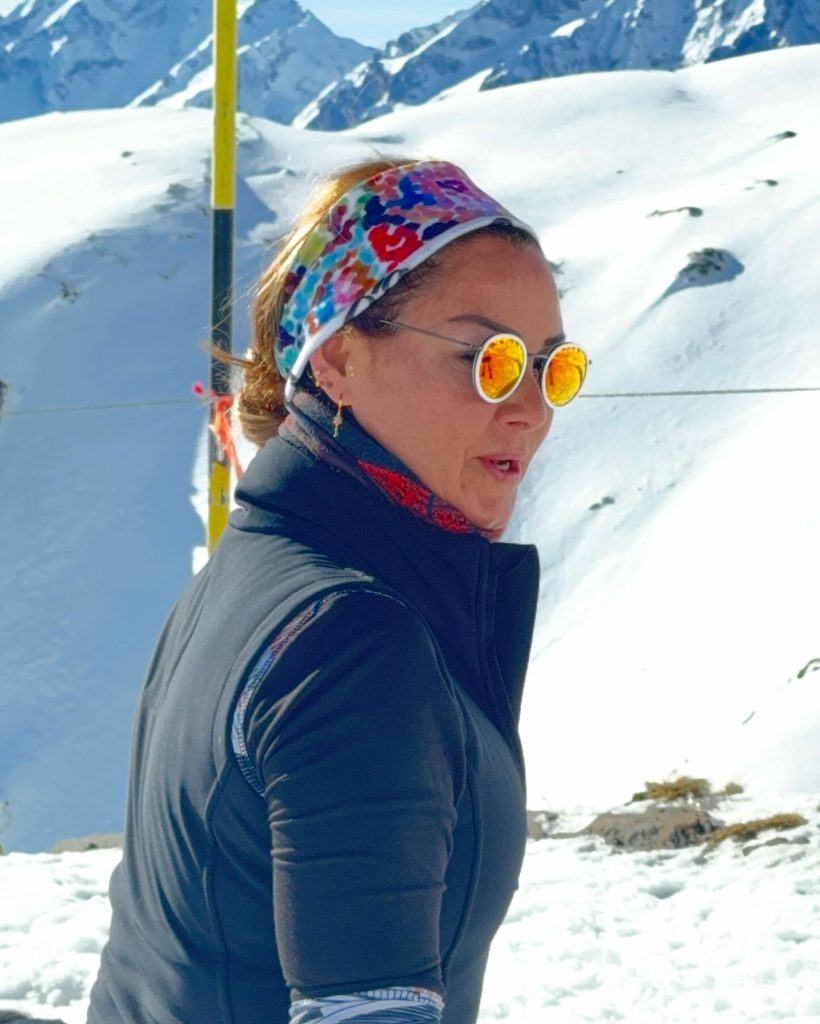 Pınar Altuğ depicts fire hot bikini