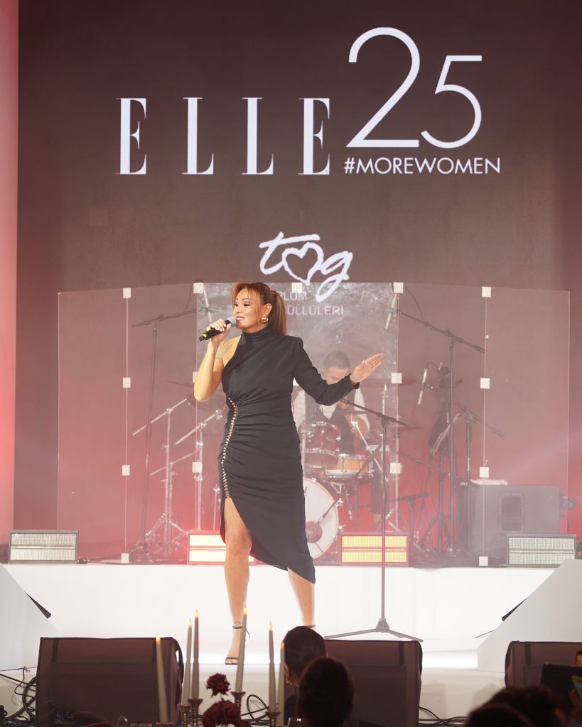 Pınar Altuğ depicts fire naked