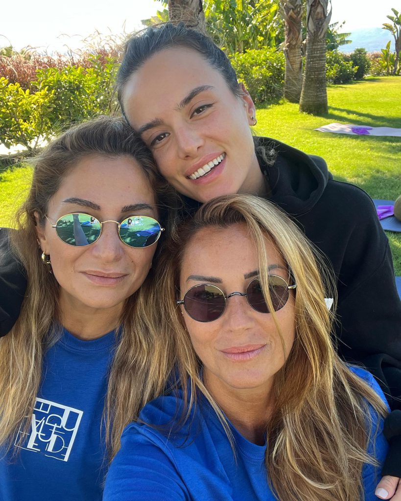 Pınar Altuğ hot bikini