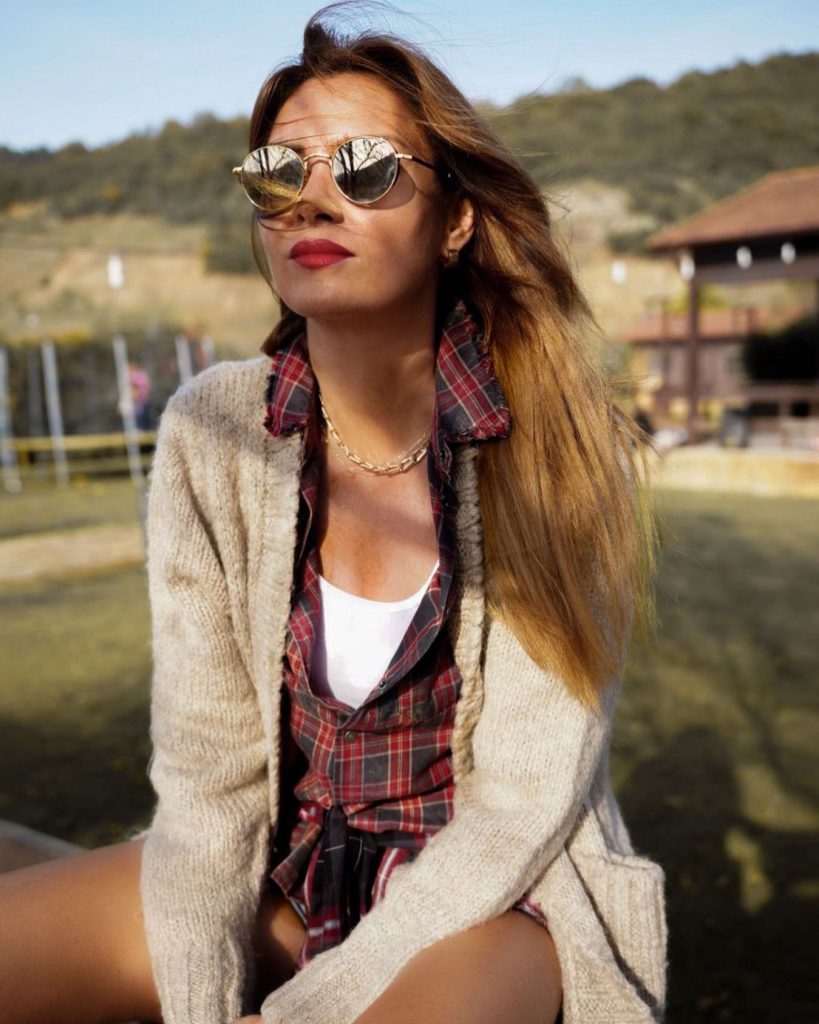 Pınar Altuğ looks hot