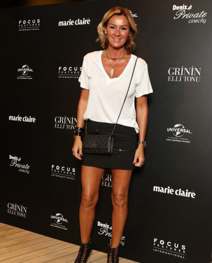 Pınar Altuğ looks hot images