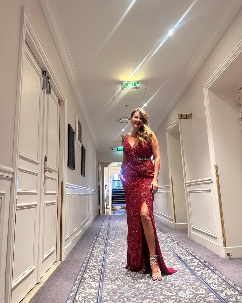 Pınar Altuğ looks sex