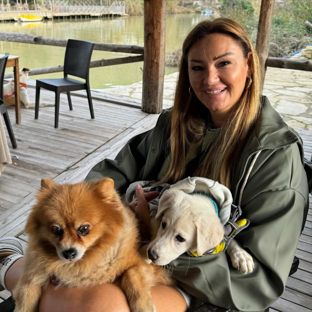 Pınar Altuğ looks xxx sex