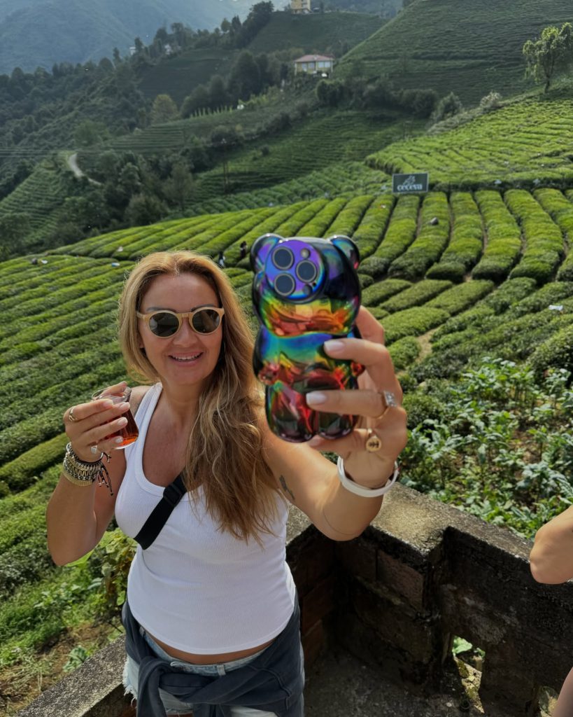 Pınar Altuğ modeling nude