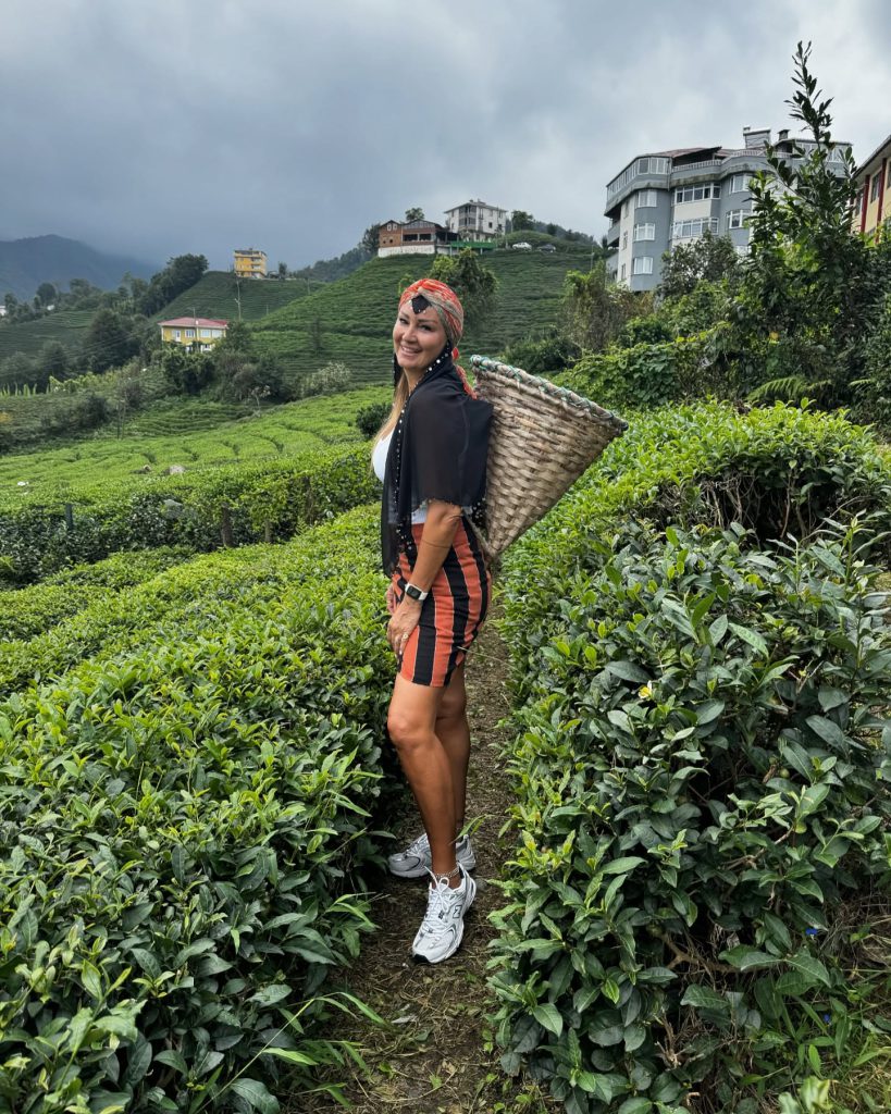 Pınar Altuğ modeling nude pics