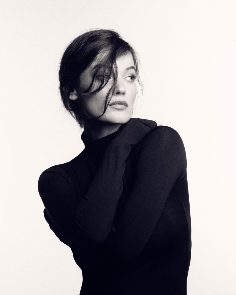 Pınar Deniz depicts fire bikini