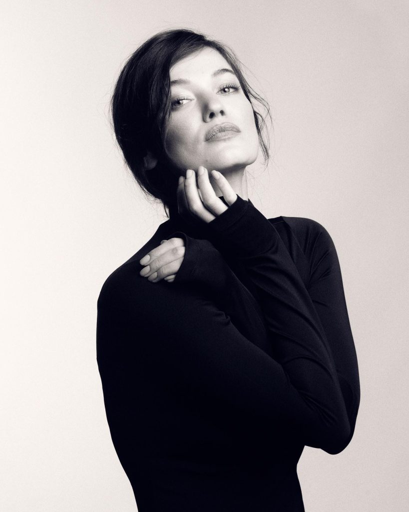 Pınar Deniz depicts fire porn