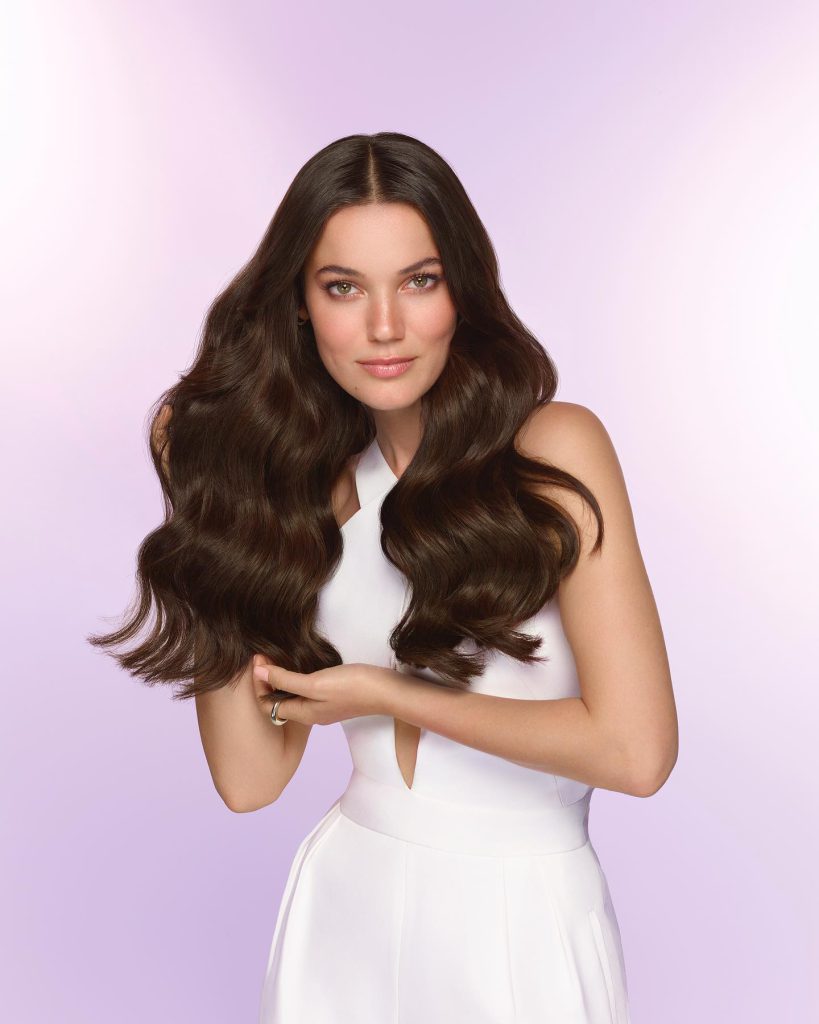 Pınar Deniz poses hot images