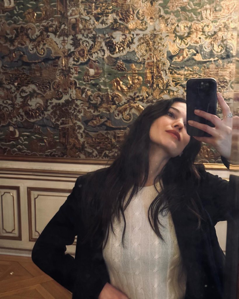 Pınar Deniz poses nudes