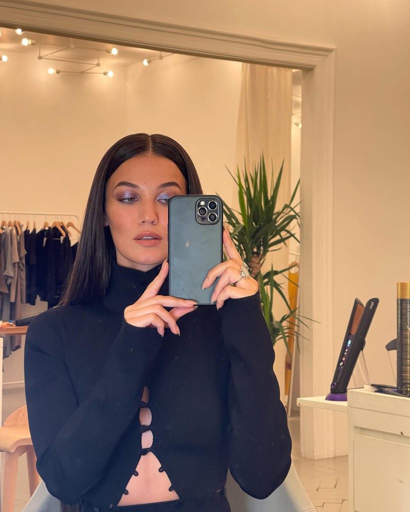 Pınar Deniz poses sex scenes