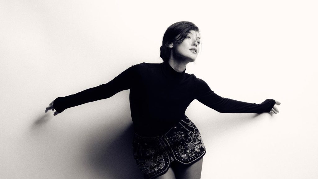 Pınar Deniz sex scenes