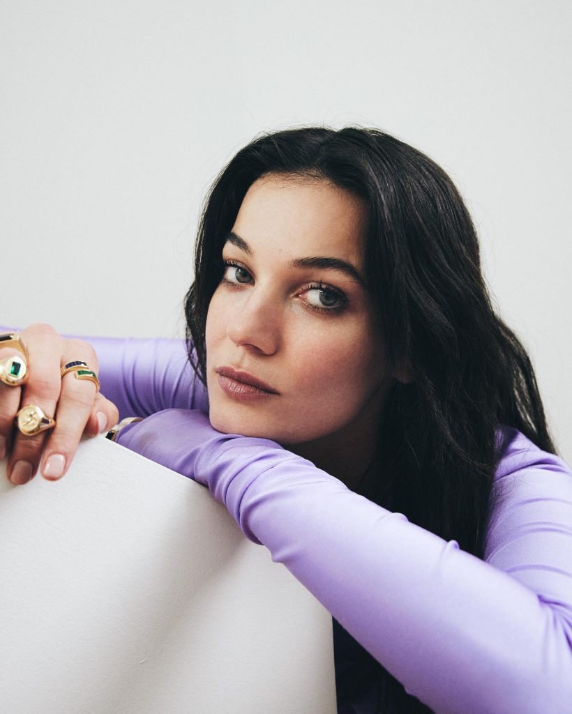 Pınar Deniz smiles ass