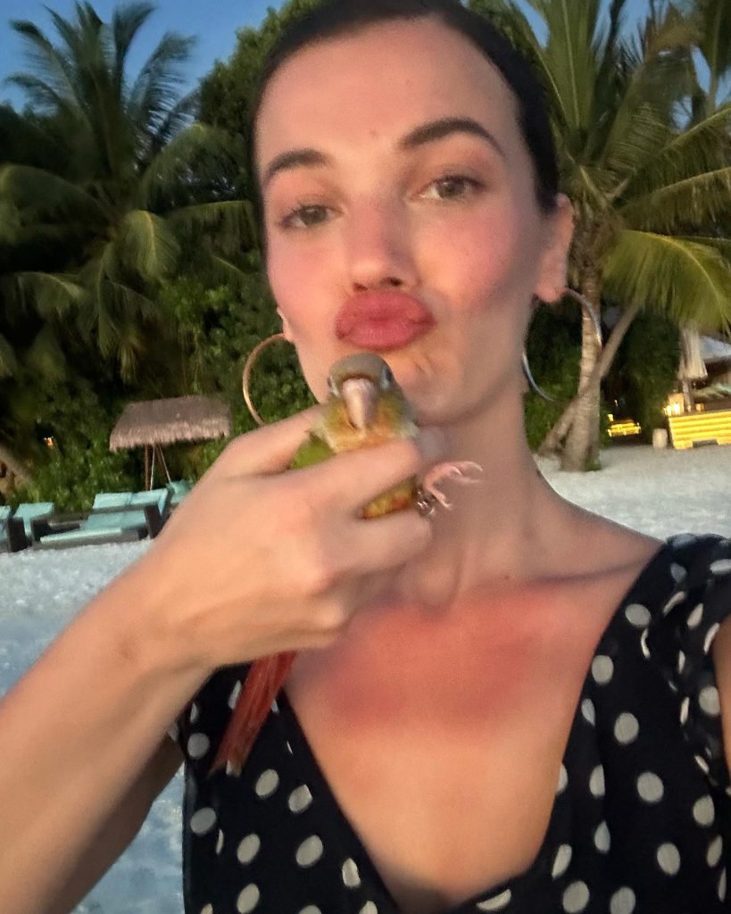 Pınar Deniz smiles xxx sex