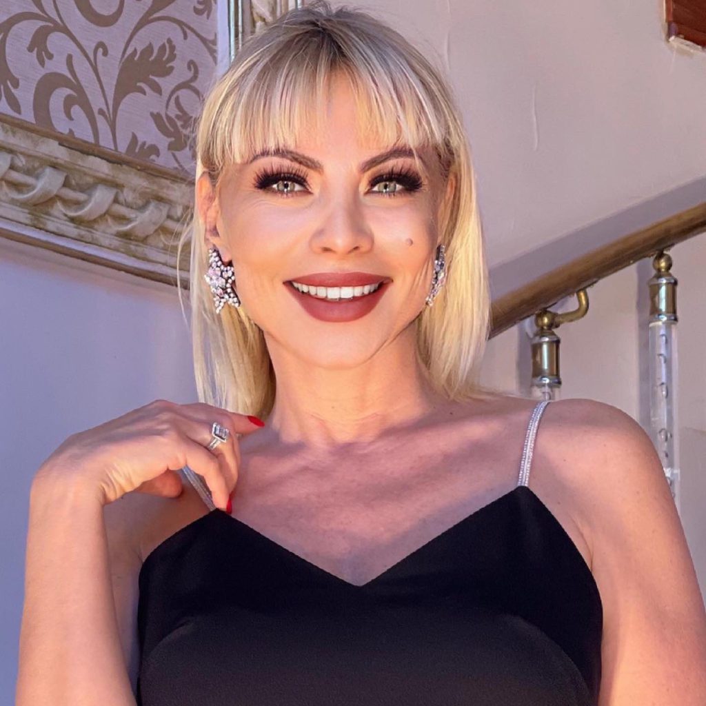 Seray Sever hot pics