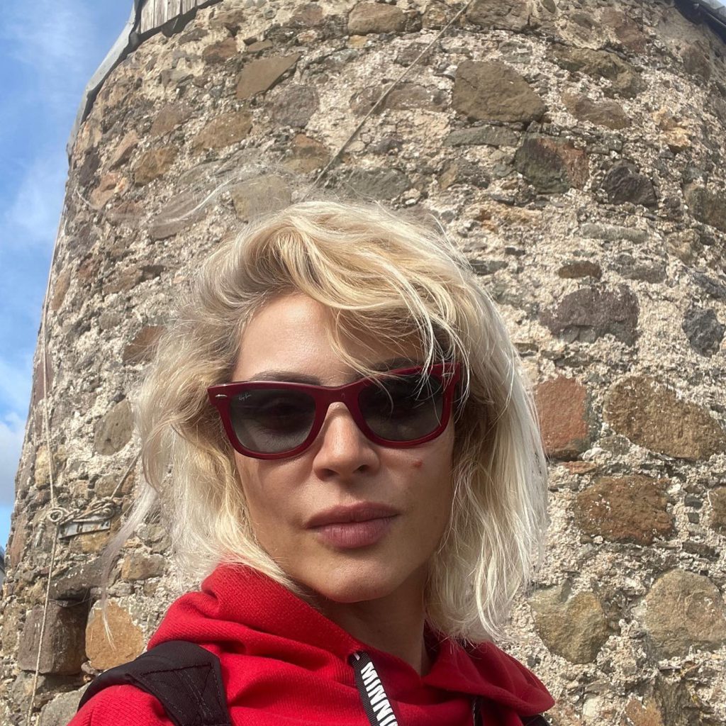 Seray Sever looks sexy