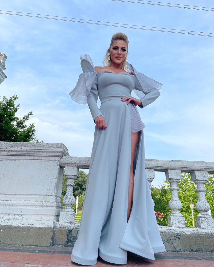 Seray Sever poses hot photos