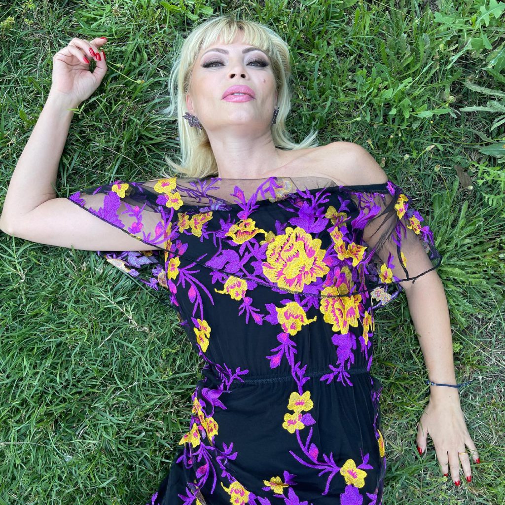 Seray Sever poses xxx porn