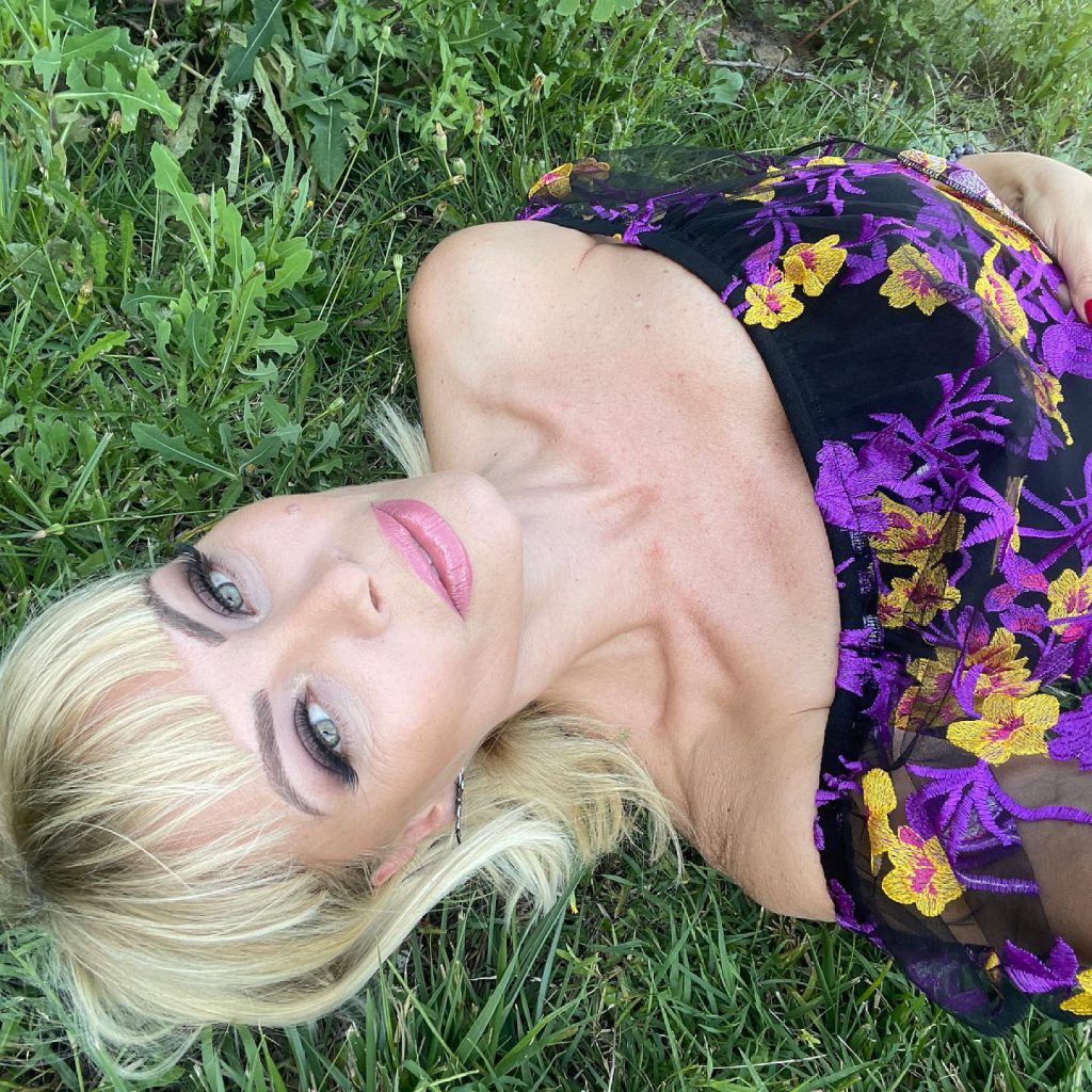 Seray Sever smiles hot