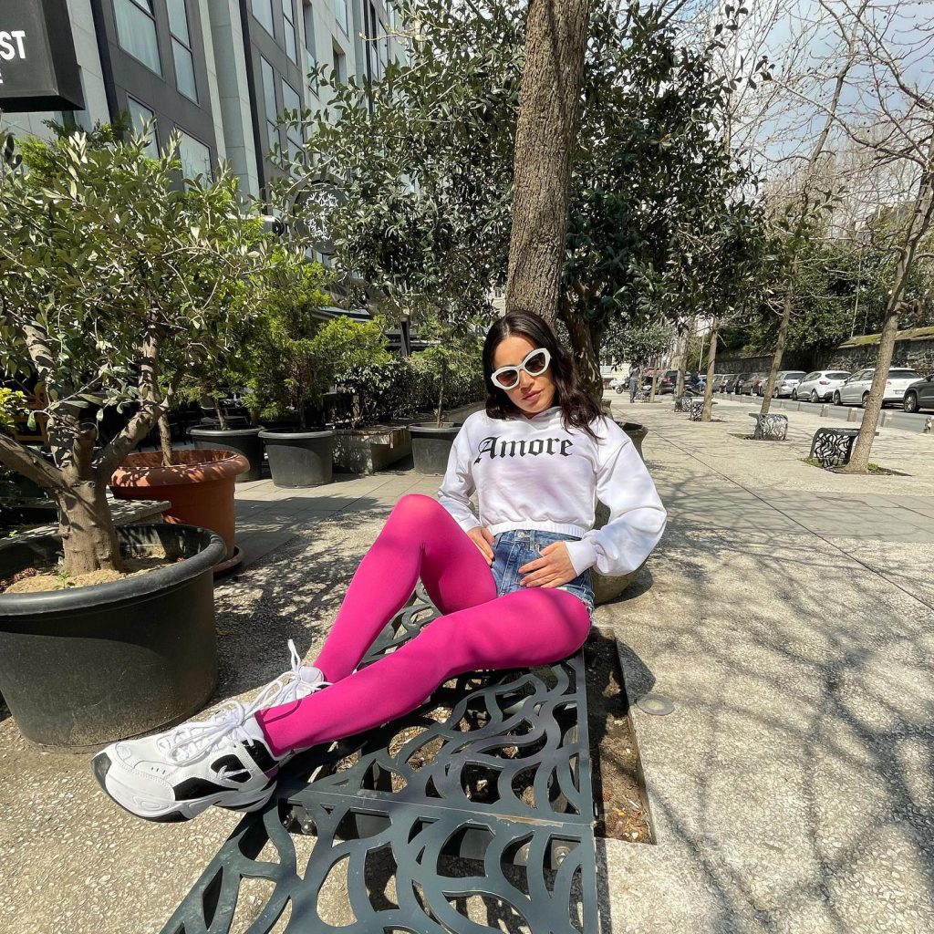 Serpil Cansız beautiful boobs