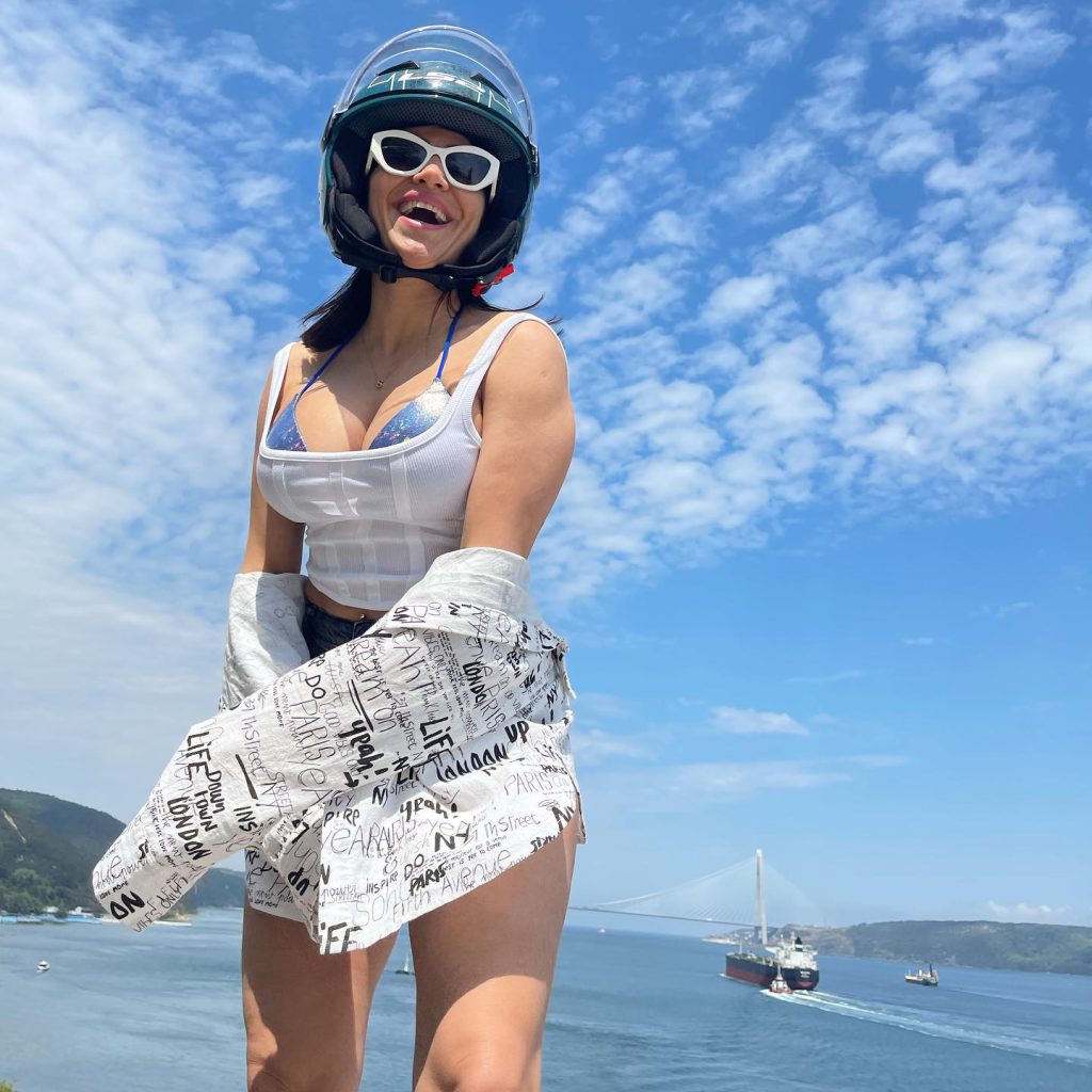 Serpil Cansız depicts fire boobs