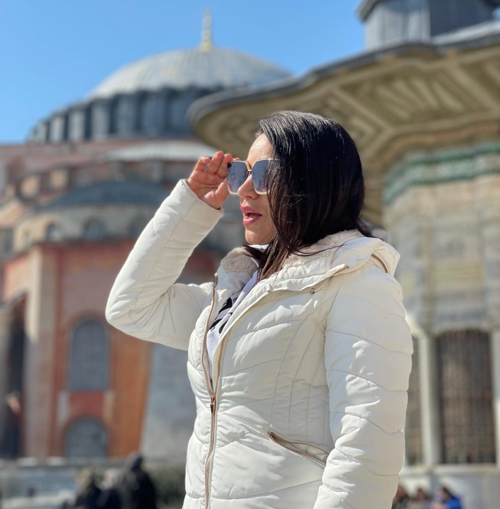 Serpil Cansız poses ass