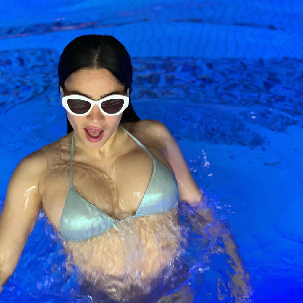 Serpil Cansız poses nude pics