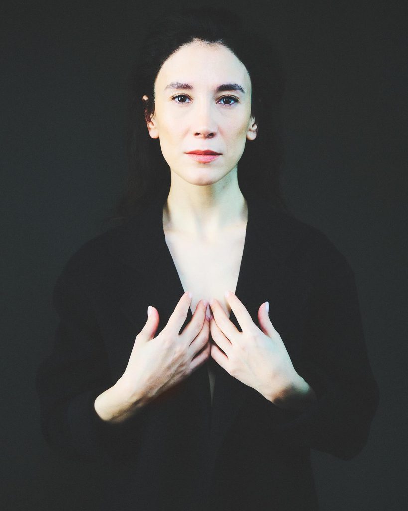 Sibel Kekilli ardent hot images