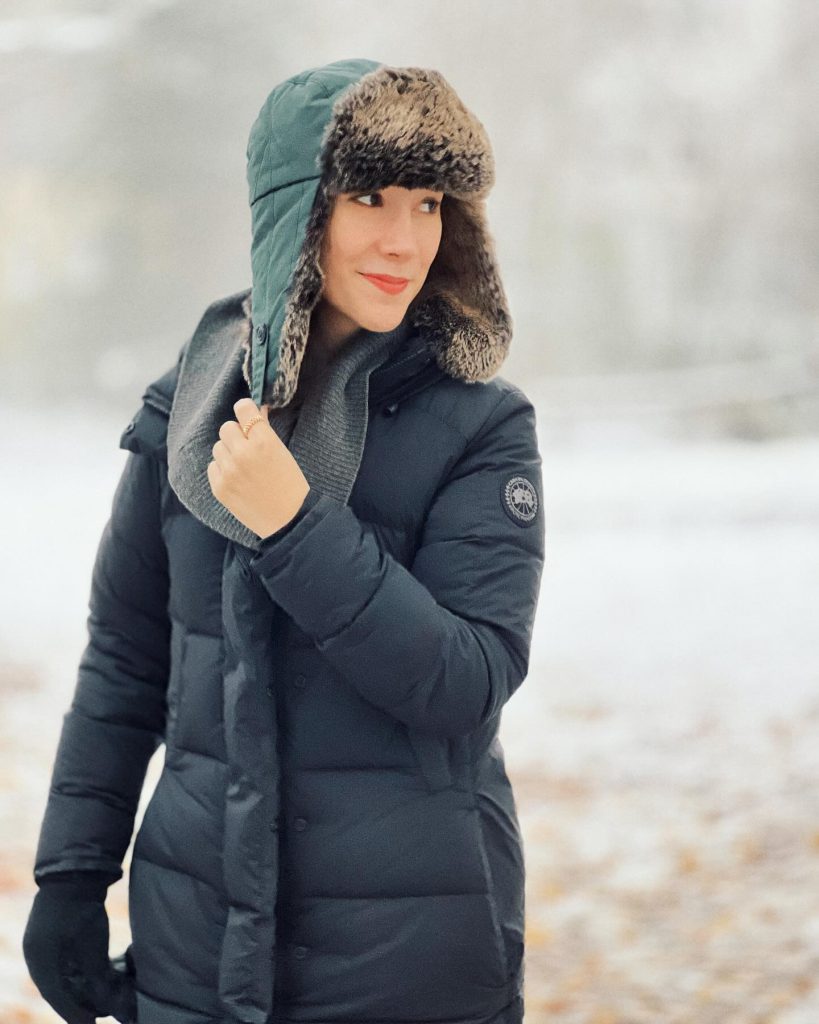 Sibel Kekilli looks hot bikini